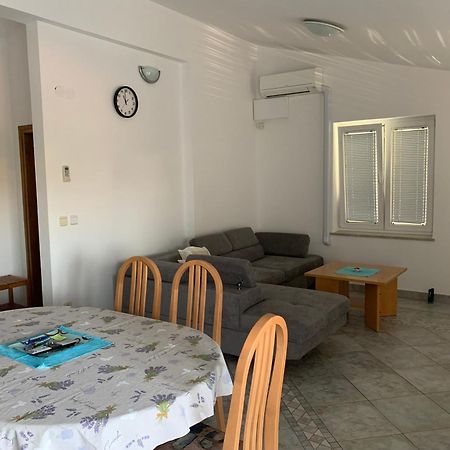 Apartmani Auer Pjescana Uvala Esterno foto