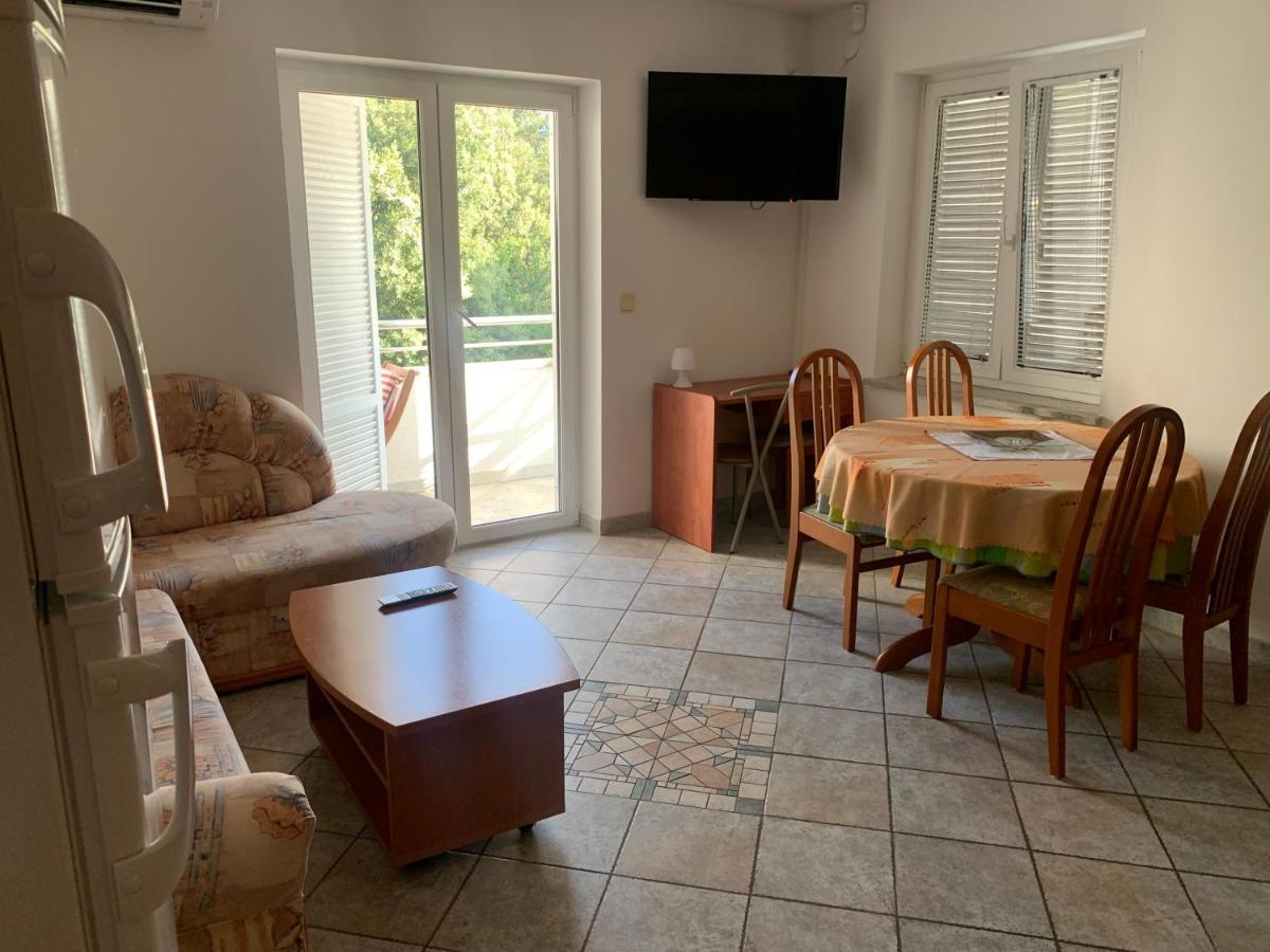 Apartmani Auer Pjescana Uvala Esterno foto