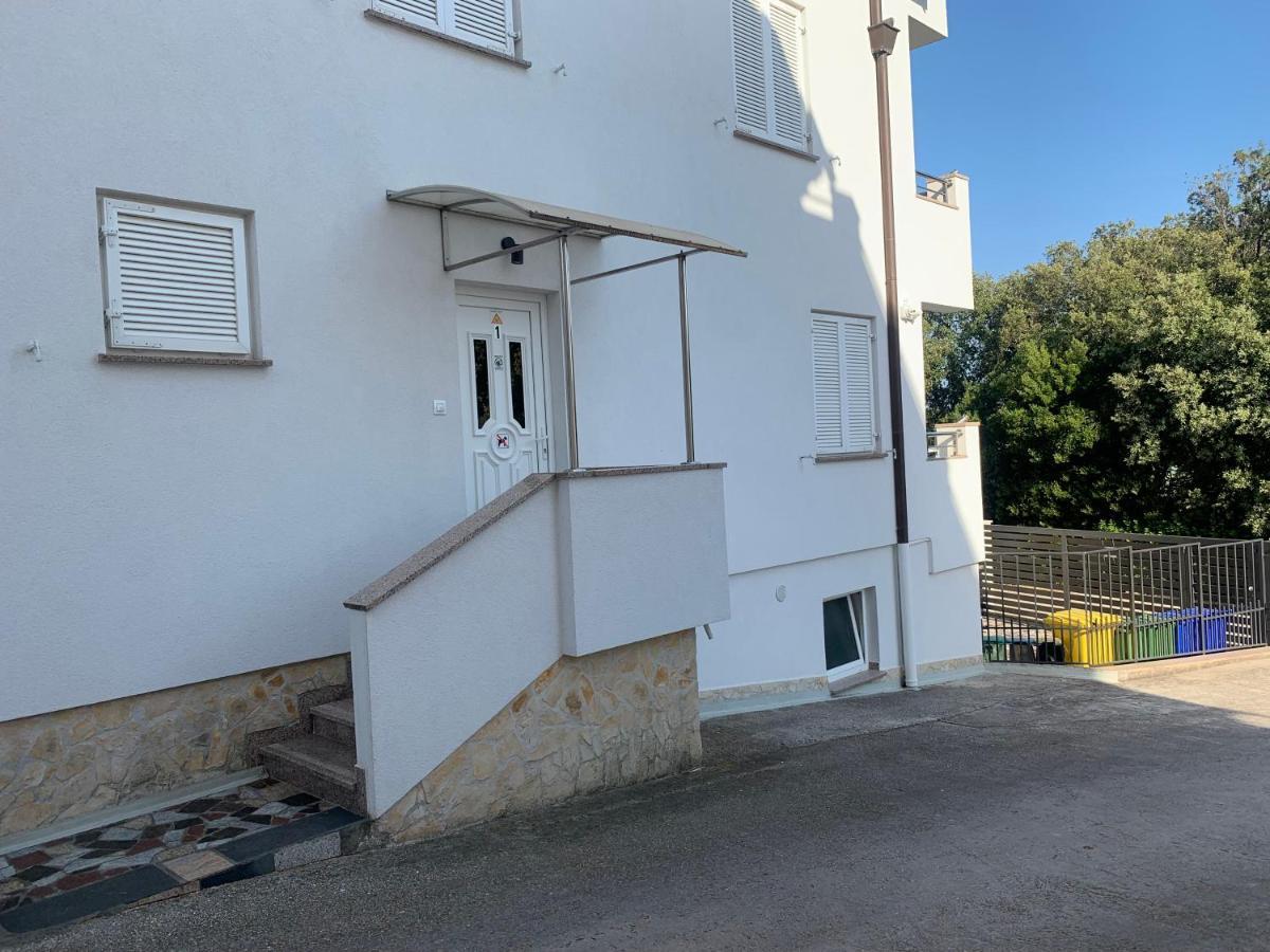 Apartmani Auer Pjescana Uvala Esterno foto