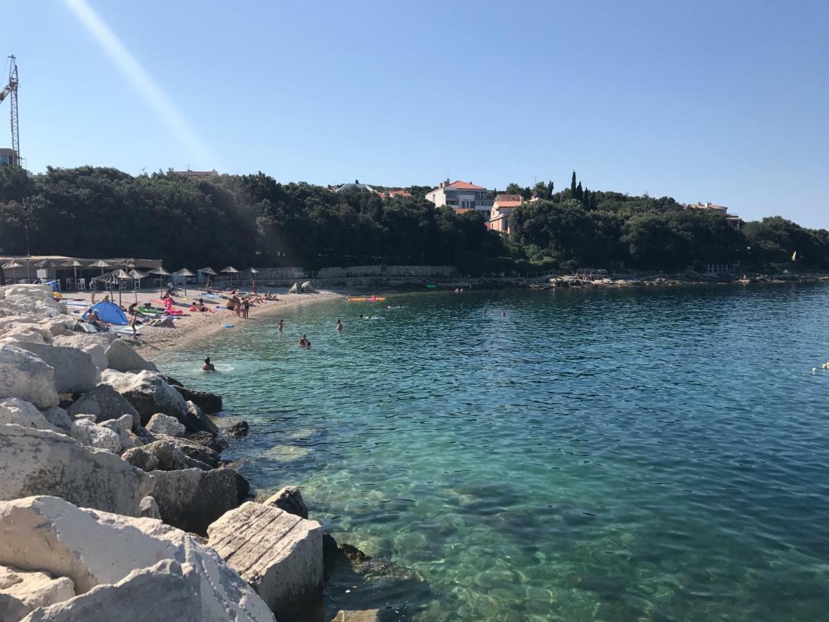 Apartmani Auer Pjescana Uvala Esterno foto