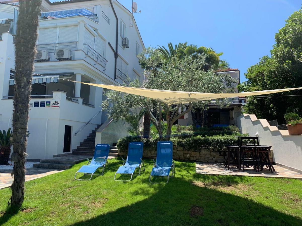 Apartmani Auer Pjescana Uvala Esterno foto