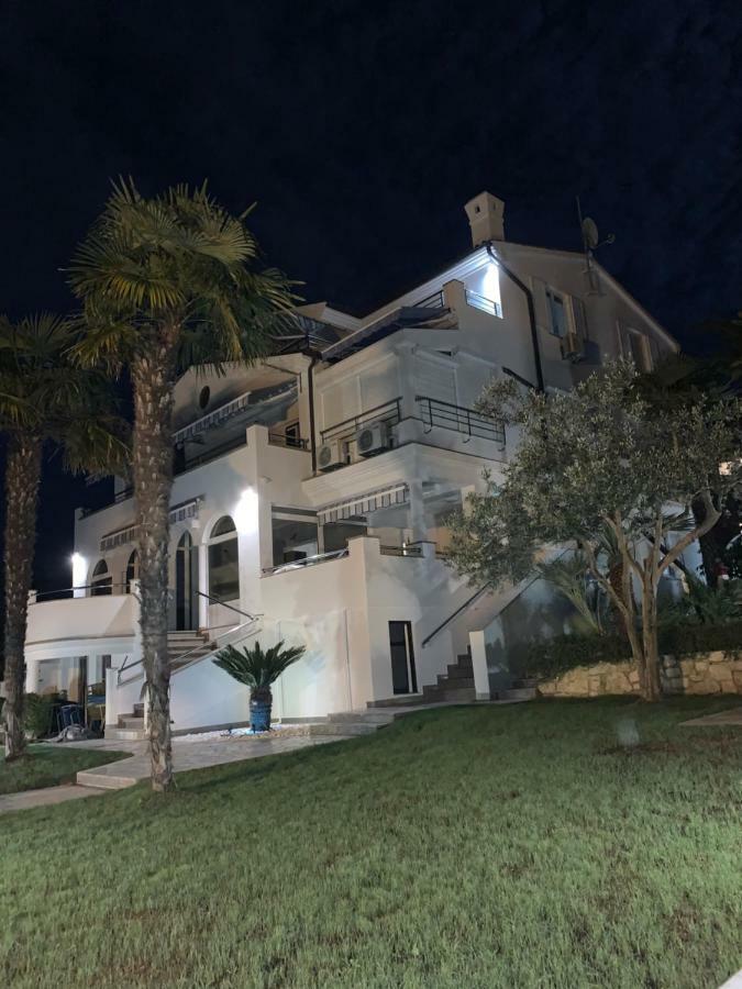 Apartmani Auer Pjescana Uvala Esterno foto